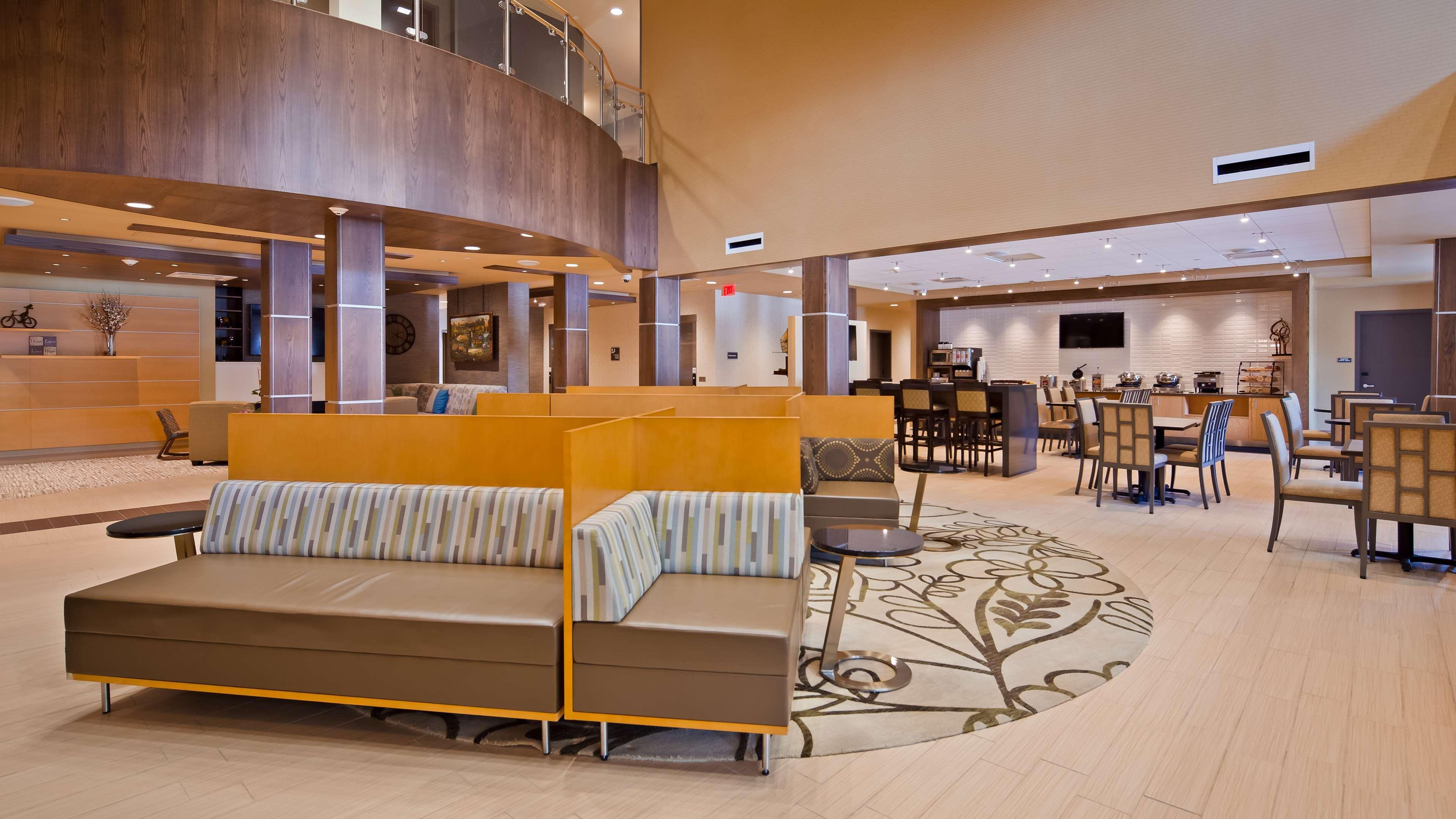 Best Western Plus Franciscan Square Inn&Suites Steubenville Exterior foto