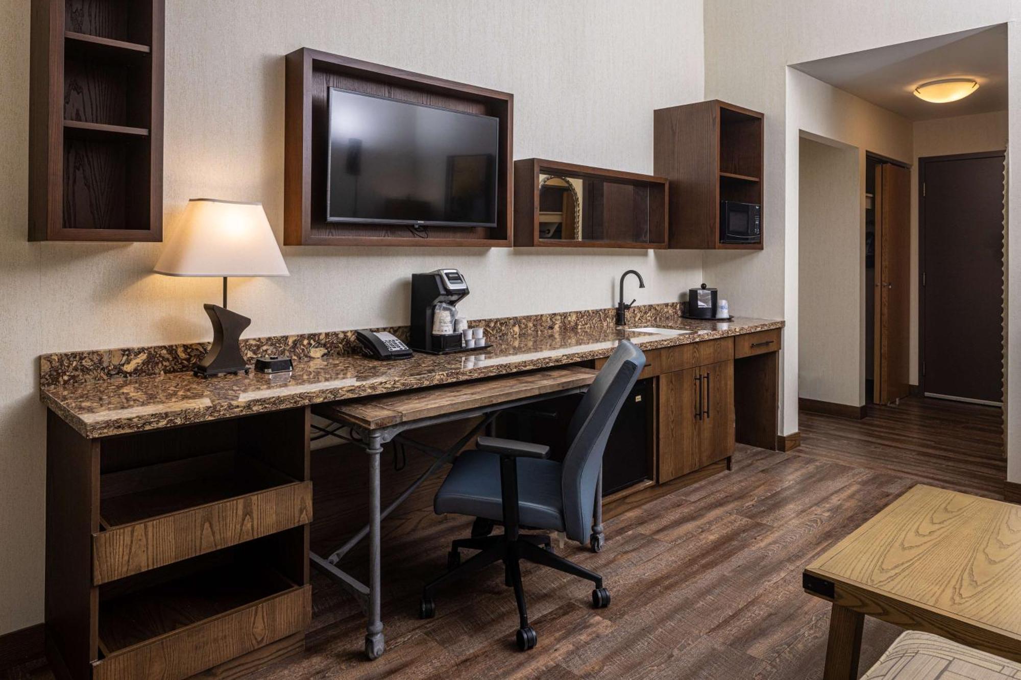 Best Western Plus Franciscan Square Inn&Suites Steubenville Exterior foto